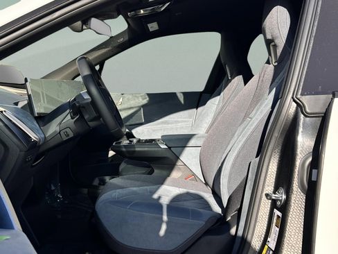 Used 2026 BMW iX xDrive45 w/ Premium Package image 17