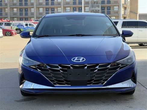 Used 2021 Hyundai Elantra Limited image 7