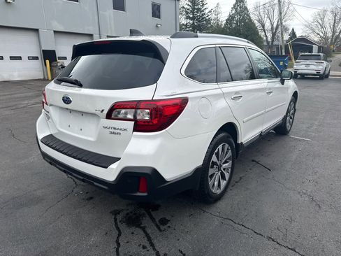 Used 2018 Subaru Outback 3.6R Touring image 3
