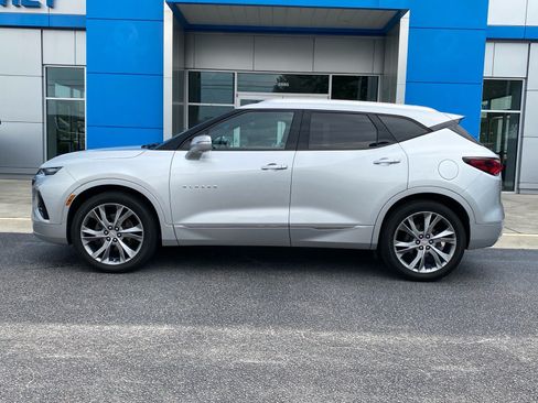 Used 2019 Chevrolet Blazer Premier w/ Sun and Wheels Package FWD image 2