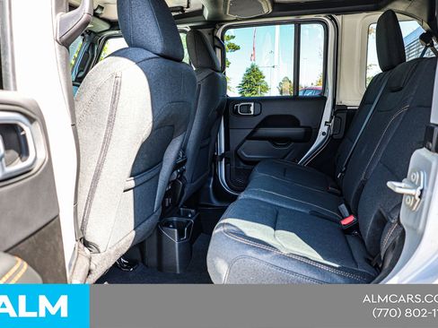 Used 2024 Jeep Wrangler Sahara image 19