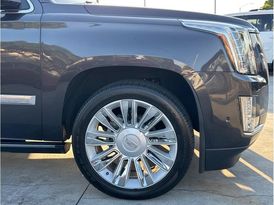 Used 2017 Cadillac Escalade Platinum AWD/4WD image 47