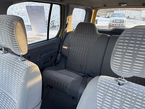 Used 2001 Nissan Xterra SE image 11