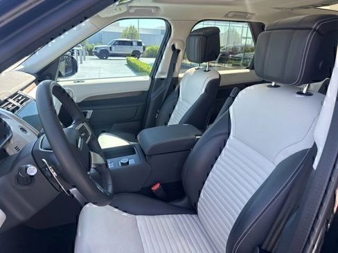 Certified 2025 Land Rover Discovery Dynamic SE AWD/4WD image 8