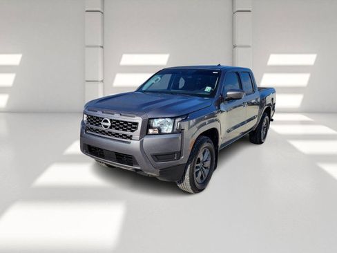 Used 2025 Nissan Frontier SV image 1