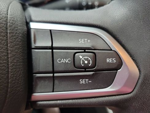 Used 2024 Jeep Compass Latitude AWD/4WD image 36