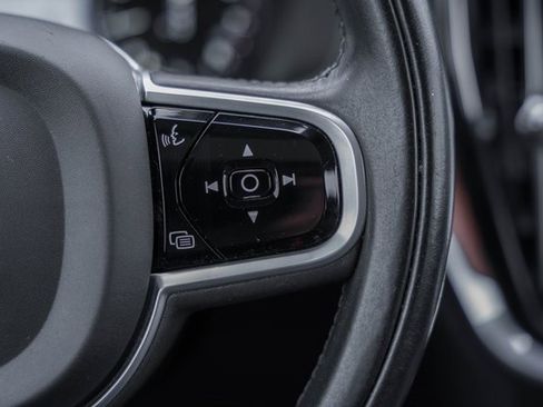 Used 2021 Volvo S60 T5 Momentum w/ Protection Package Premier image 29