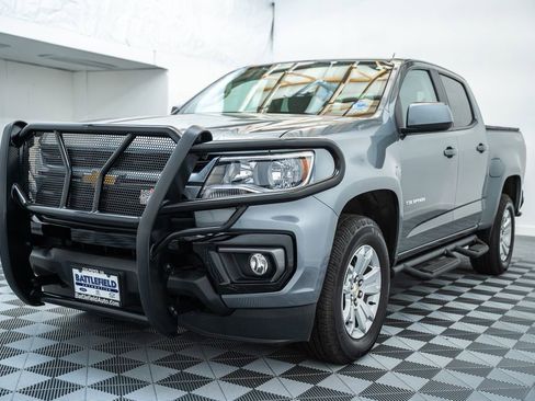 Used 2022 Chevrolet Colorado LT w/ LT Convenience Package AWD/4WD image 3