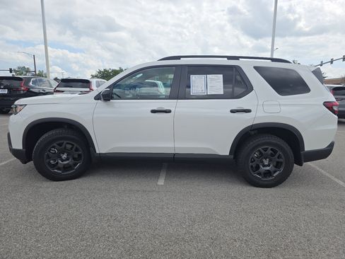 Certified 2026 Honda Pilot TrailSport image 13