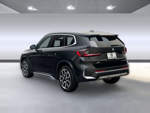 Used 2025 BMW X1 xDrive28i AWD/4WD image 3