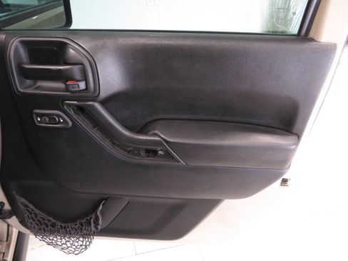 Used 2017 Jeep Wrangler Sport AWD/4WD image 14