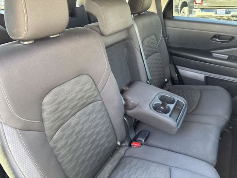 Used 2025 Nissan Pathfinder SV image 27