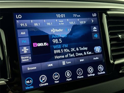 Used 2020 Chrysler Pacifica Touring-L Plus FWD image 23
