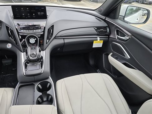 New 2025 Acura RDX Base image 9