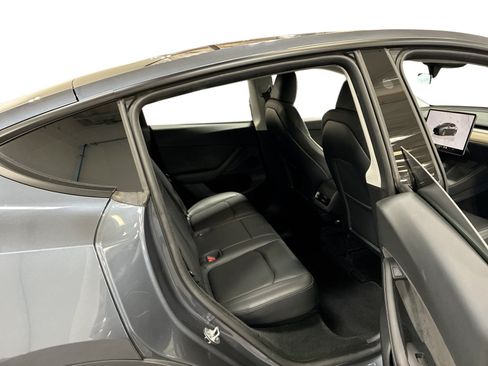 Certified 2023 Tesla Model Y Long Range AWD/4WD image 11