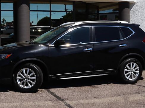 Used 2020 Nissan Rogue SV FWD image 4