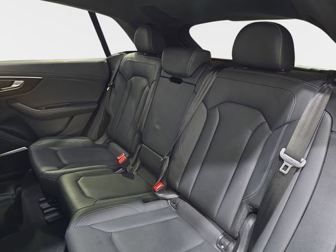 Used 2025 Audi Q8 Prestige w/ Prestige Package image 14