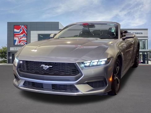 Used 2025 Ford Mustang Premium RWD image 26