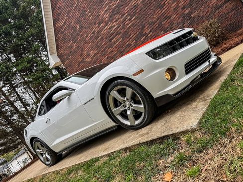 Used 2010 Chevrolet Camaro SS w/ RS Package image 27