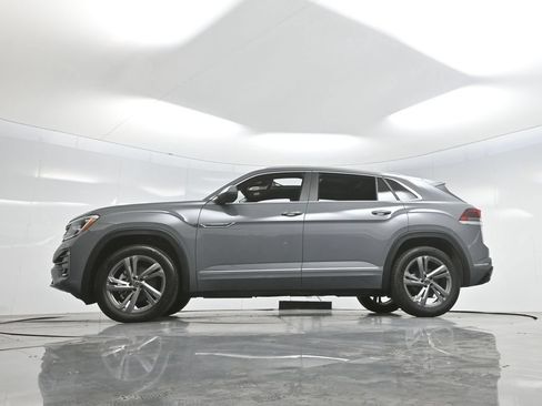 Used 2024 Volkswagen Atlas Cross Sport SEL R-Line AWD/4WD image 7