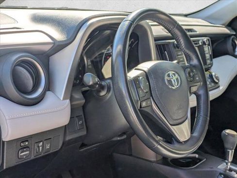 Used 2018 Toyota RAV4 XLE image 2