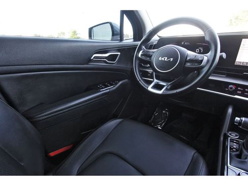 Used 2023 Kia Sportage EX FWD image 11