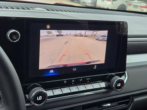 Used 2024 Chevrolet Colorado LT w/ LT Convenience Package RWD image 16