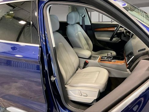 Used 2021 Audi Q5 2.0T Premium Plus w/ Premium Plus Package AWD/4WD image 30