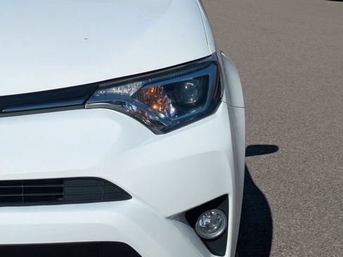 Used 2018 Toyota RAV4 XLE AWD/4WD image 13
