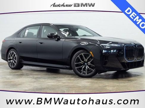Used 2025 BMW i7 xDrive60 w/ Executive Package image 1