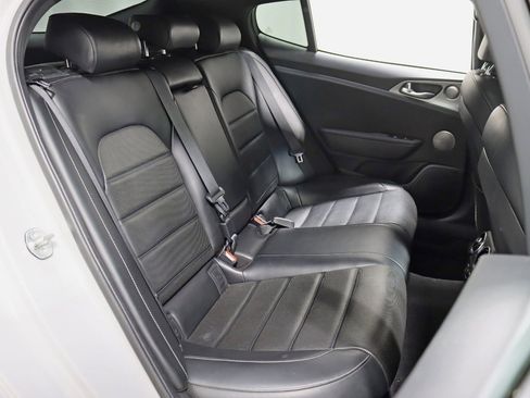Used 2018 Kia Stinger GT2 image 29