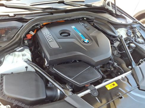 Used 2018 BMW 530e xDrive AWD/4WD image 24