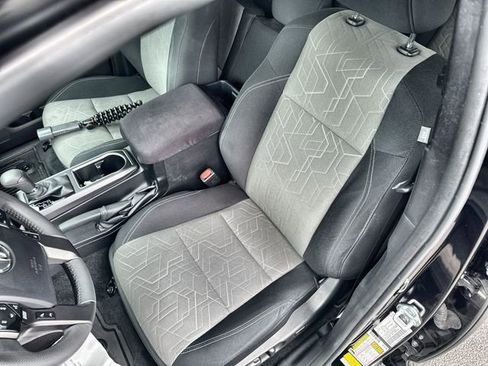 Used 2023 Toyota Tacoma TRD Sport w/ Technology Package image 20