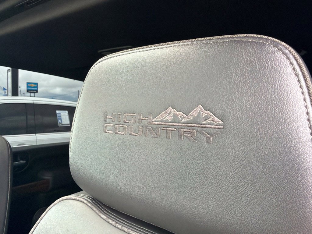 Used 2022 Chevrolet Silverado 2500 High Country w/ Z71 Off-Road Package AWD/4WD image 21