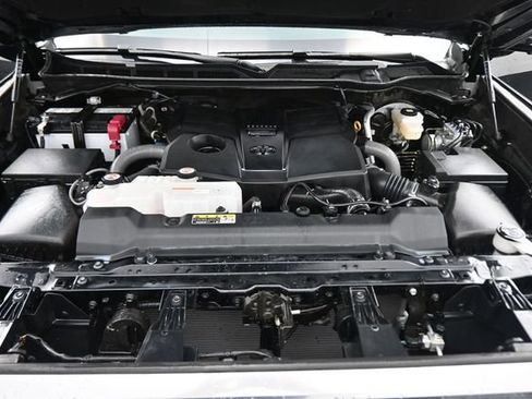 Used 2025 Toyota Tundra Limited AWD/4WD image 29
