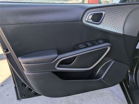 Used 2024 Kia Soul LX w/ Option Group 015 image 11
