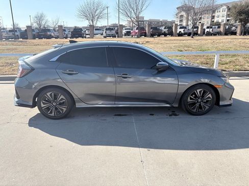 Used 2019 Honda Civic EX image 3