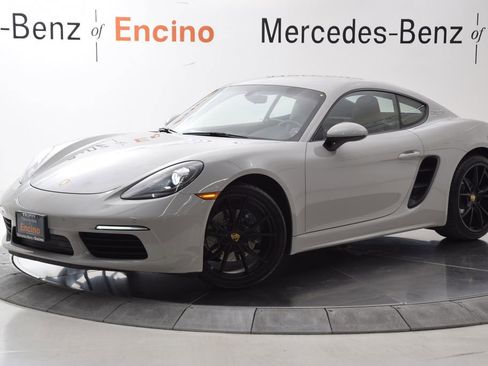 Used 2019 Porsche 718 Cayman RWD image 2