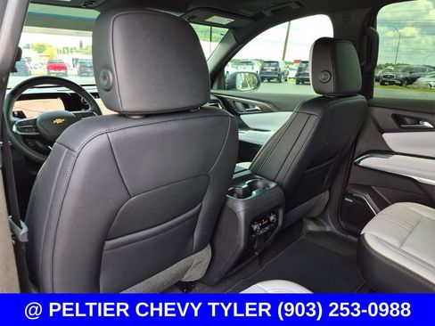 Used 2025 Chevrolet Traverse High Country FWD image 42