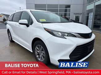 Used 2025 Toyota Sienna LE video 1