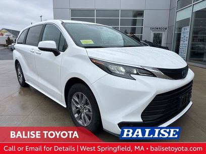 Used 2025 Toyota Sienna LE