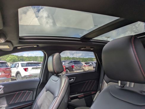 Used 2021 Ford Edge ST-Line image 9