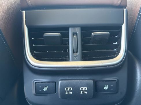 Used 2022 Subaru Outback Touring w/ Popular Package #2 image 26