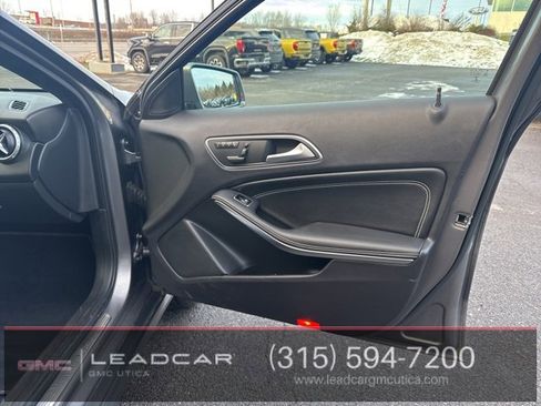 Used 2017 Mercedes-Benz GLA 250 4MATIC image 11