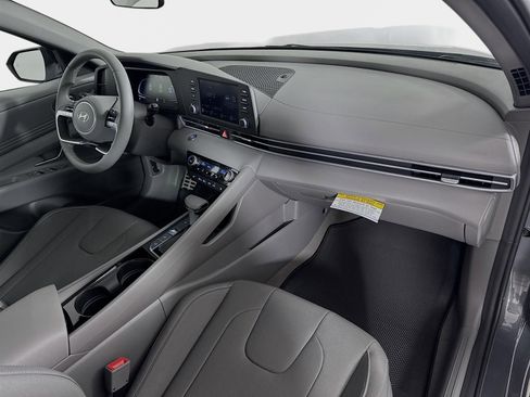 New 2026 Hyundai Elantra SEL Sport FWD image 28