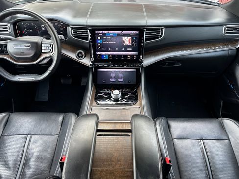 Certified 2024 Jeep Grand Wagoneer L Base image 13