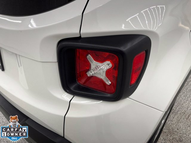 Used 2023 Jeep Renegade Latitude AWD/4WD image 5