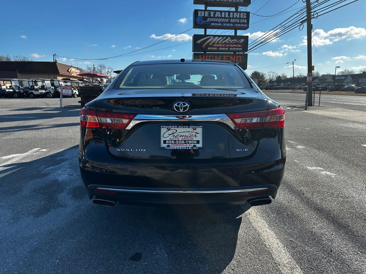Used 2018 Toyota Avalon XLE Premium w/ All Weather Liner Package FWD image 6