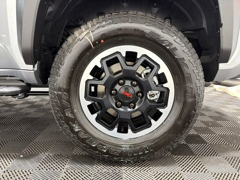 Used 2026 Toyota 4Runner TRD Off-Road Premium AWD/4WD image 32