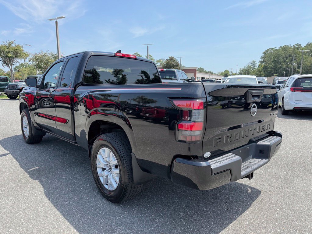Used 2023 Nissan Frontier SV w/ Tow Package AWD/4WD image 5